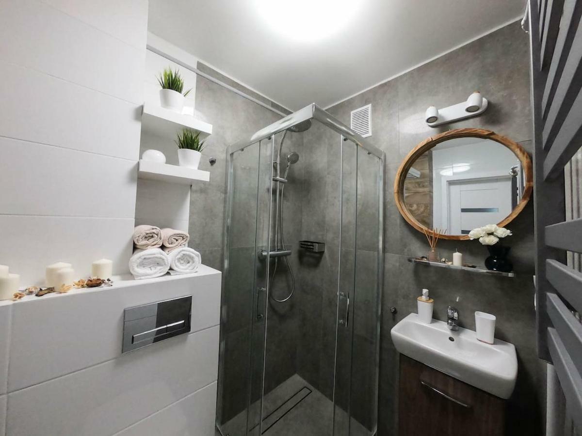 New Apartment - 300 M Town Hall - 3 Rooms - 7 People Wroclaw Luaran gambar